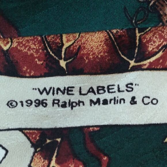 EUC VINTAGE 1996 RALPH MARLIN Cranberry "Wine Labels" Grapes 100% Silk Tie - Picture 7 of 10